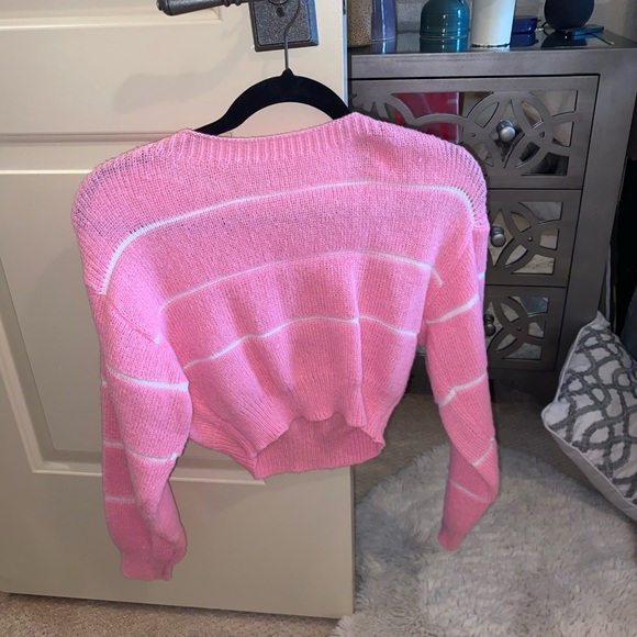 Cute Pink cropped sweater - Picture 2 of 2